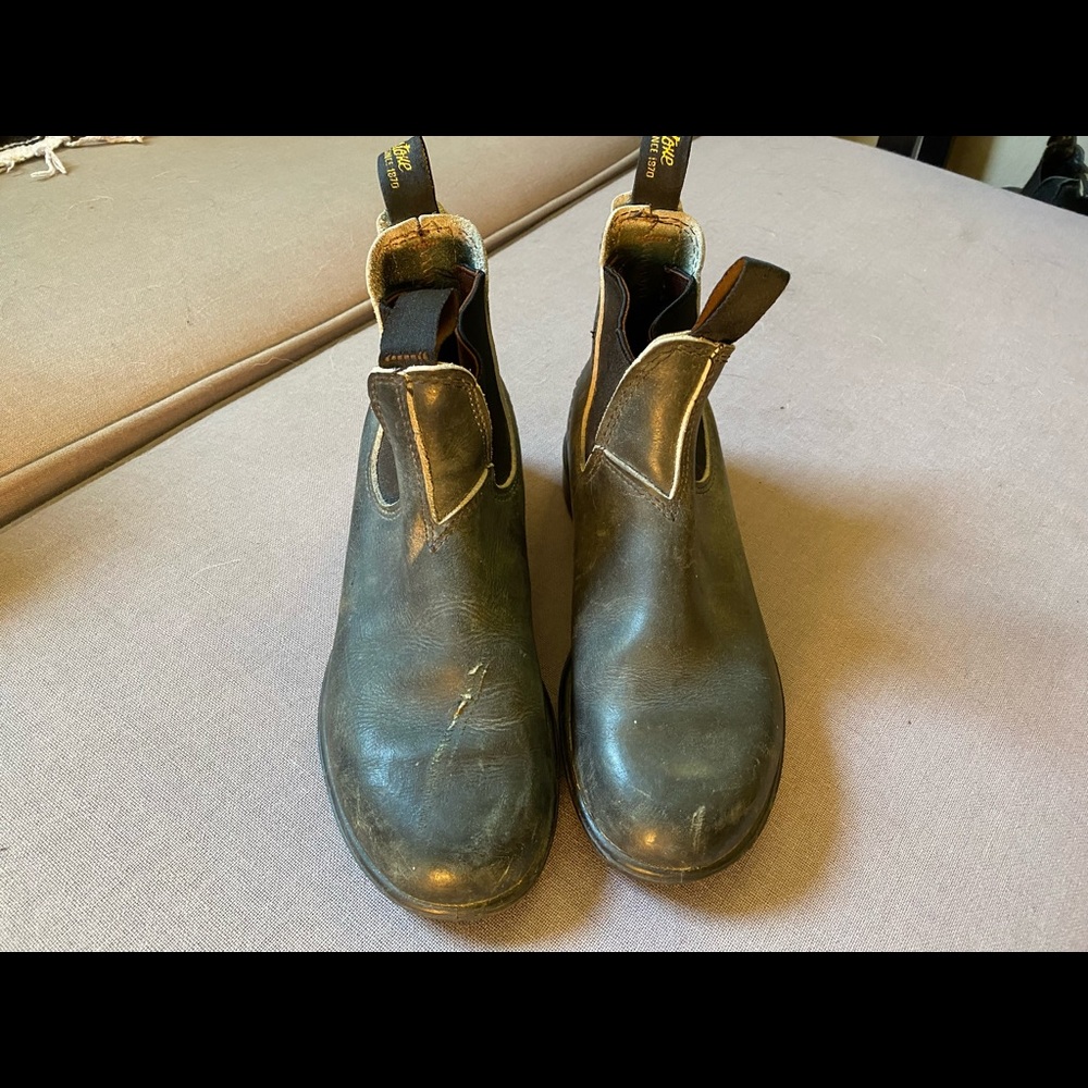Used Blundstones women’s size 8, EU 38